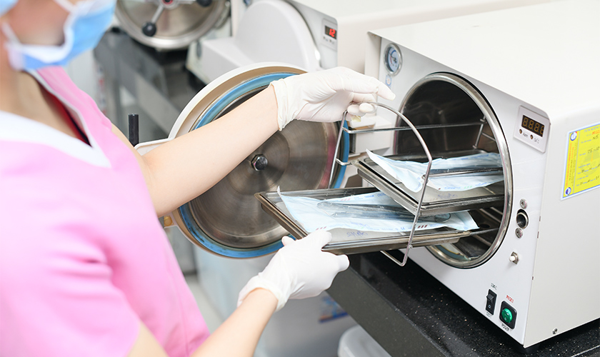 Nhan Tam Dental built an international standard closed sterile system